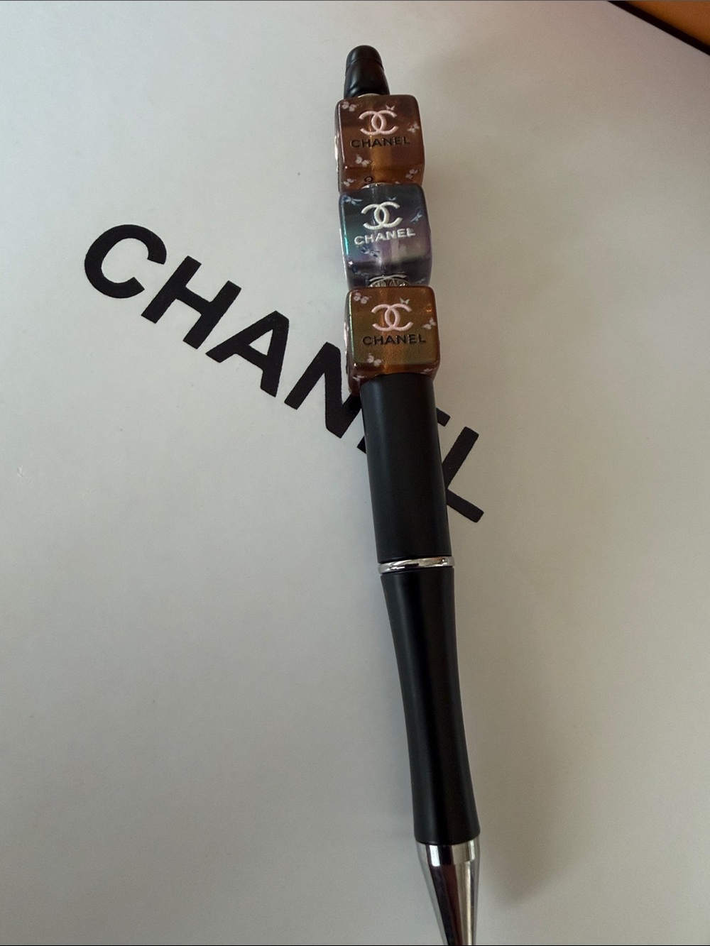 🏵️Black Pen with Brown and Blue Logo Cubes - Picture 3 of 4